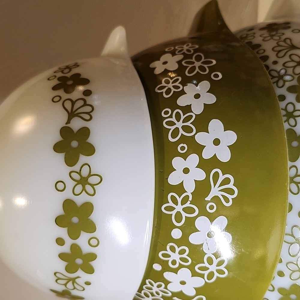 Vintage Pyrex primary Avocado color Cinderella nesting mixing bowl 444-4qt … - Picture 10 of 10